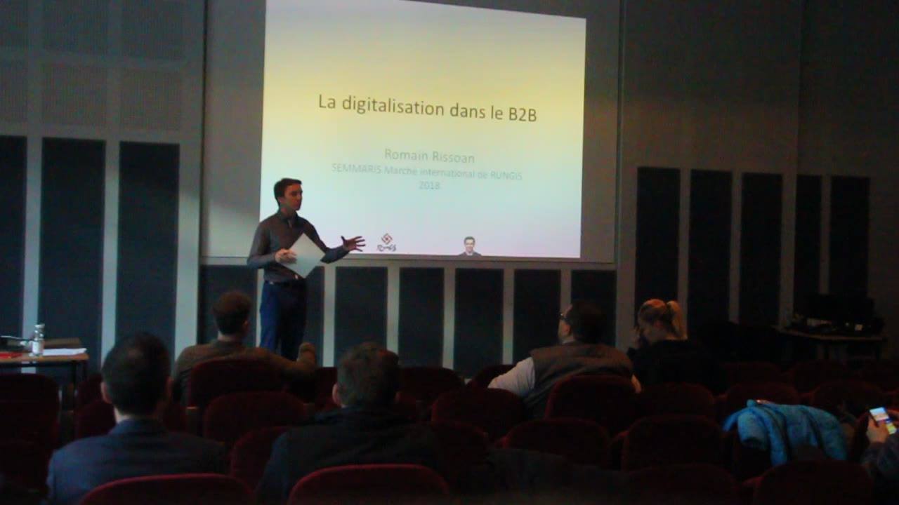 Romain Rissoan animant une conférence sur l'intelligence artificielle